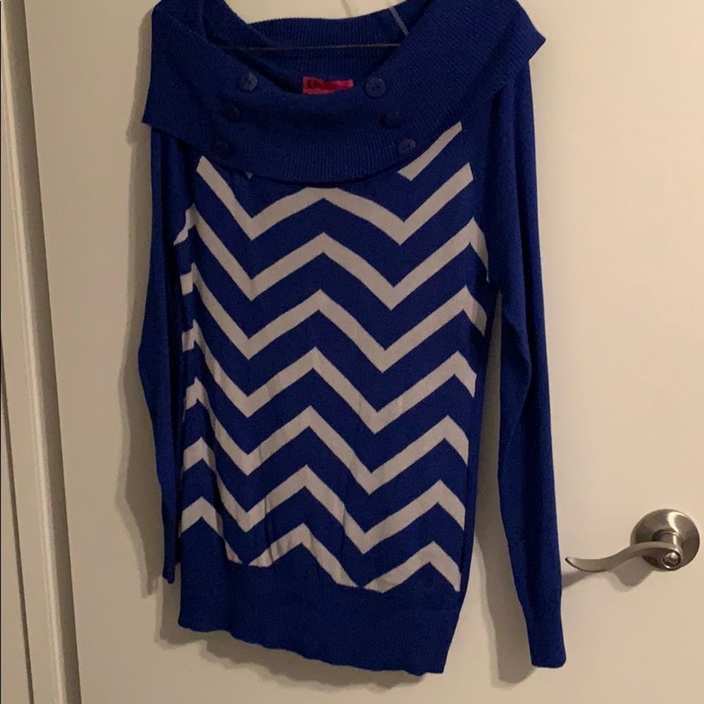 Sweater - Picture 1 of 3